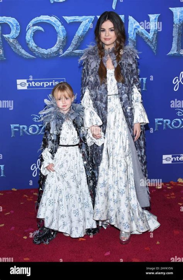 Gracie Elliot Teefey And Selena Gomez